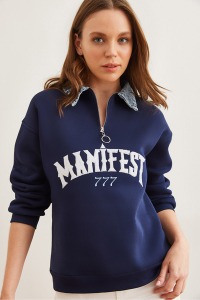 Olalook Kadın Lacivert Denim Yaka Fermuarlı Nakışlı Şardonlu SweatshirtSWT-19000706