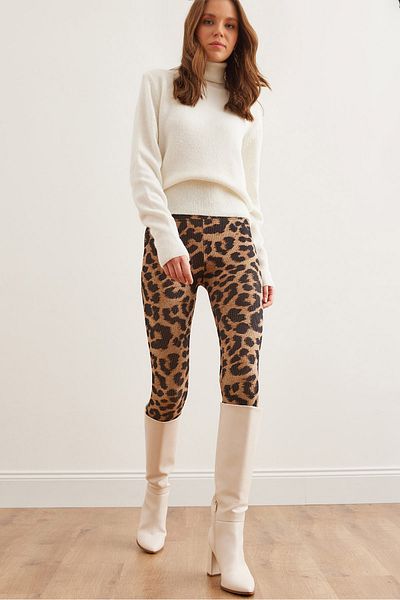 Olalook Beigefarbene, gerippte Leoparden-Leggings mit hoher Taille für DamenTYT- 19000087