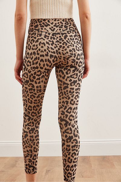 Olalook Damen-Leggings mit hoher Taille und geripptem Leopardenmuster in SteinoptikTYT- 19000087