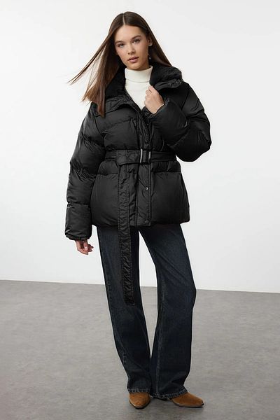 Trendyol Collection Black down Jacket with Fur Collar - Belt, Regular Fit Twoaw25Mo00318