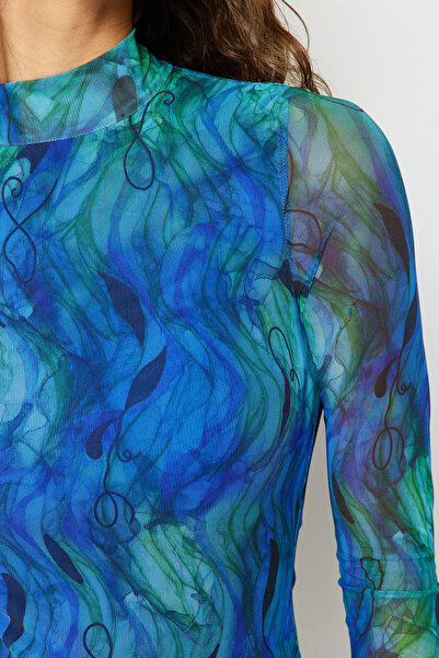 Trendyol Collection Μίνι πλεκτό φόρεμα με μπλε γιακά με στάμπα βολάν με επένδυση από τούλι TWOAW24EL00195