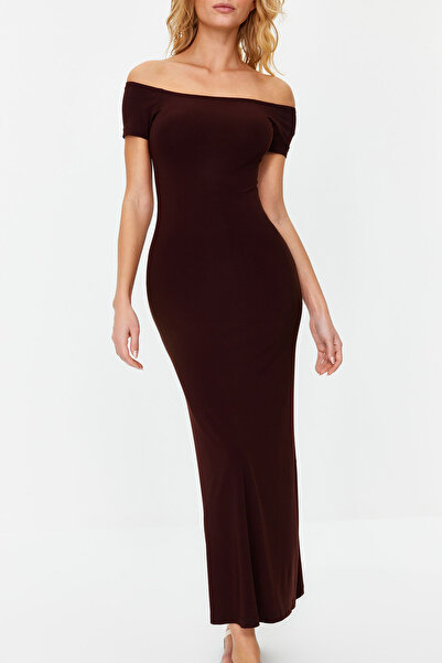 Trendyol Collection Καφέ γιακά Carmen Εφαρμοσμένο/Εφαρμοσμένο Ευέλικτο Πλεκτό Μάξι Μολύβι Φόρεμα TWOSS24EL00096