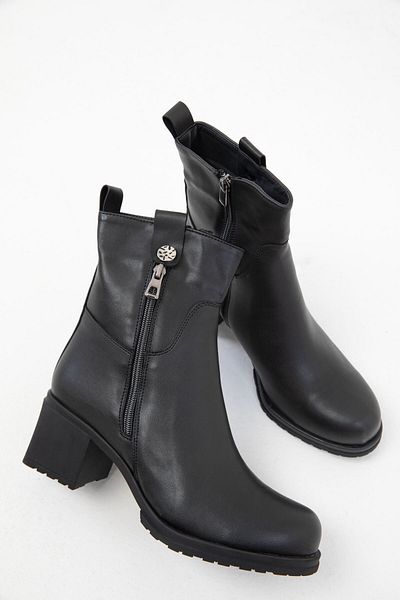 SOHO Dámské černé kozačky - model Bootie 20045