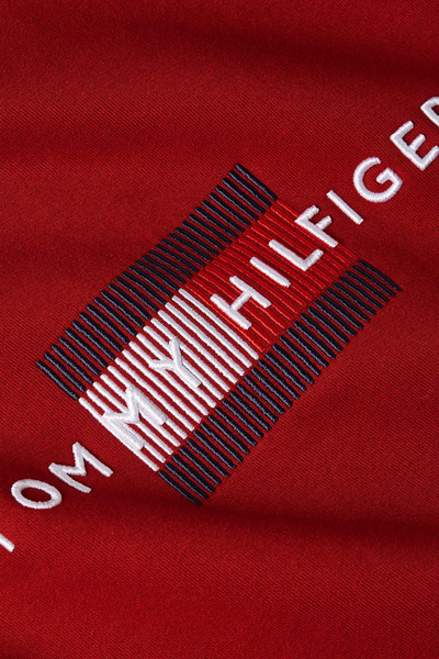 Tommy Hilfiger Férfi piros pamut pulóver - nyakú, hosszú ujjú, normál szabású MW0MW35541-XNN