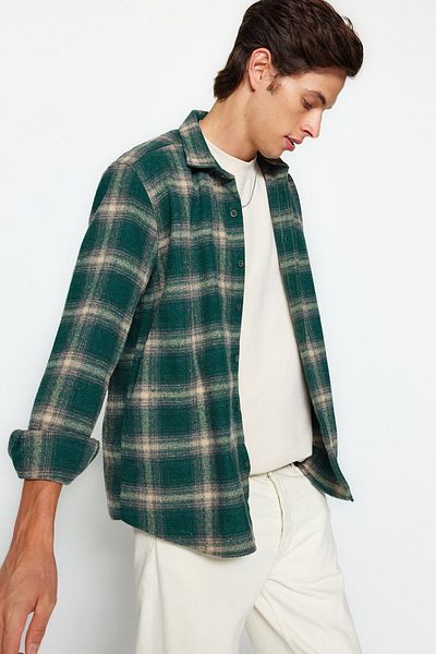 Trendyol Collection Grün kariertes Holzfällerhemd - Regular Fit, Winter Tmnaw23go00065