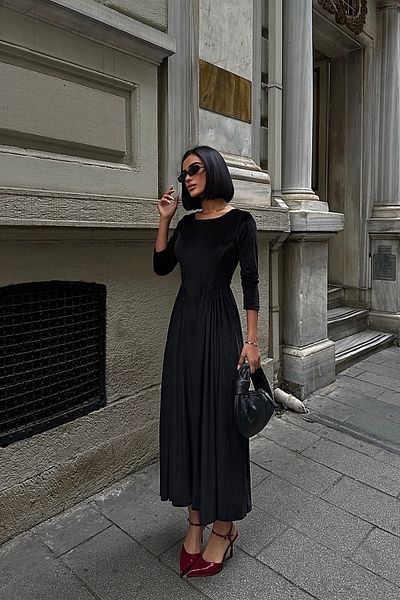 Trendyol Collection Schwarzes A-Linien-Samt-Strickkleid TPRAW25EL00177