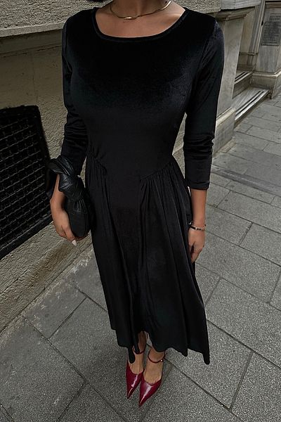 Trendyol Collection Schwarzes A-Linien-Samt-Strickkleid TPRAW25EL00177