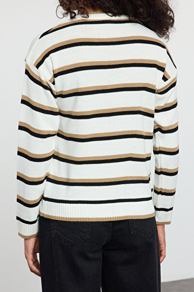 Edit by Trendyol Светр з горловиною екрю Кардиган в клітинку TEDAW25HI00022