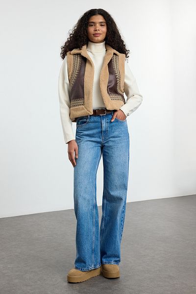 Trendyol Collection Καφέ κανονική επεξεργασία λεπτομέρειας από συνθετικό δέρμα βελούδινο γιλέκο TWOAW25YE00110