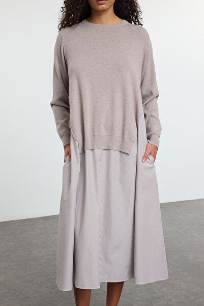 Trendyol Collection Βιζόν ριγέ πλεκτό γαρνιρισμένο ίσιο μίντι υφαντό φόρεμα TWOAW25EL00359