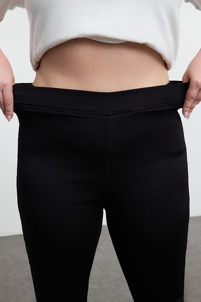 Trendyol Curve Black Elastic Waist Spanish Leg Large Size Jeans Tbbaw25Cj00032
