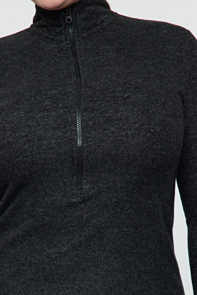 Trendyol Curve Black Soft Neckline with Femoured Knitted Plus Size Dress Tbbaw24Ah00043