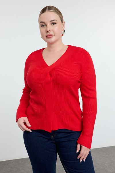 Trendyol Curve V-nyakú piros kötöttáru pulóver - elöl csomó részlet TBBAW24AN00101