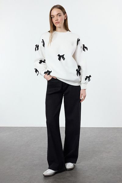 Trendyol Collection Екрю Панделка с детайли Oversize/Wide Fit Дебел плетен суичър Twoaw25Sw00069