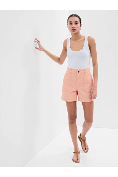 GAP Kadın Turuncu Mid Rise Girlfriend Khaki Washwell™ Şort