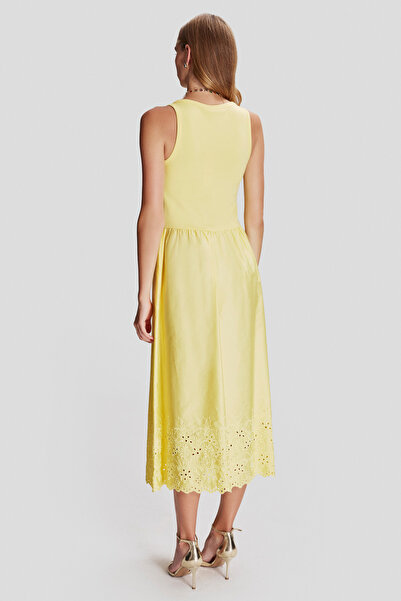 Naramaxx Etek Ucu Brodeli Kumaş Karışımlı Elbise