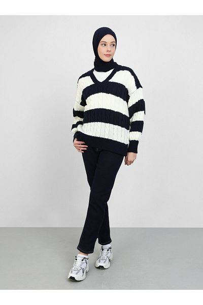 Por La Cara Navy Blue Knitwear Sweater - Por La Cara