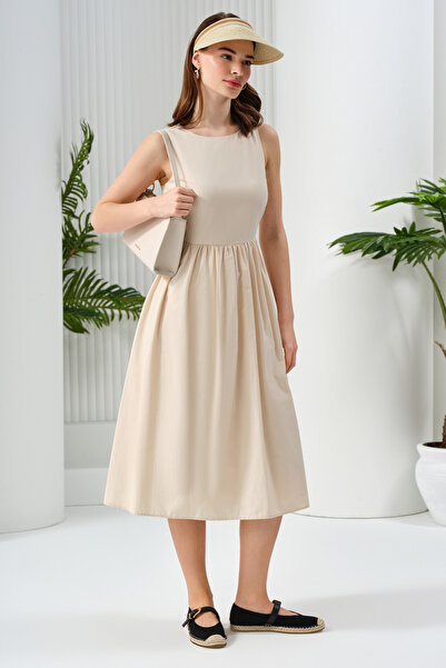 Naramaxx Sırtı Pencere Detaylı Midi Boy Elbise