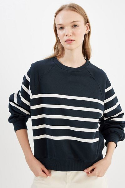 DeFacto Cool Oversize Wide Fit mikina s výstřihem a výstřihem 3113175