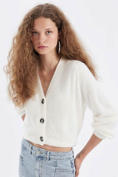 DeFacto Oversize Wide Fit V-Neck Basic Plain Buttoned Knitwear Cardigan D1428Ax24Wn