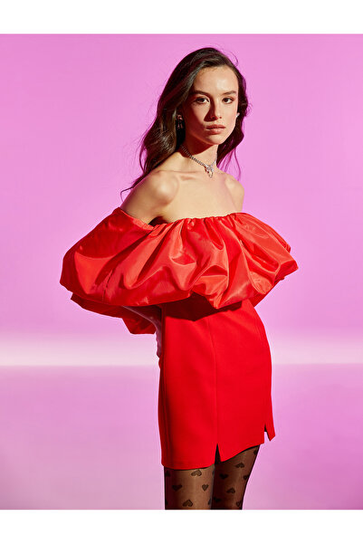 Koton Omzu Açık Yırtmaçlı Mini Abiye Elbise