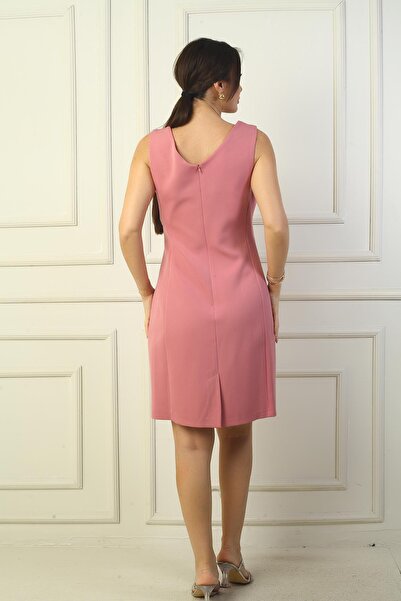 By Saygı Klasické krátke šaty s výstrihom do V