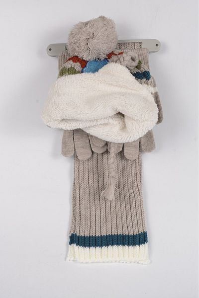 mercantoptan 4-8 Years Old 3-Piece Children's Scarf Beret Gloves Set