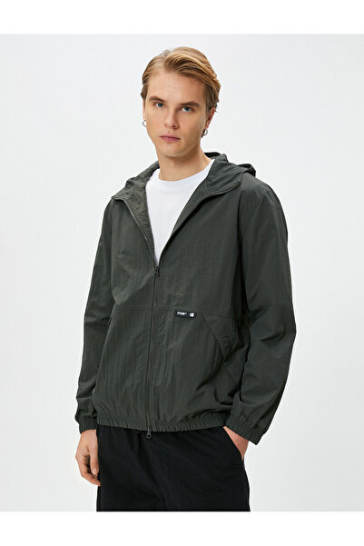 Koton Saisonale Jacke mit Kapuze Reißverschluss Tasche Detailliertes Etikett Gedruckt