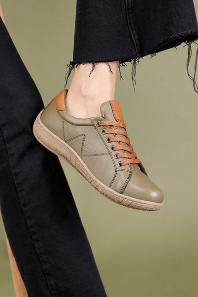 Getcho Dobran Women's Genuine Leather Green Tan Shoes