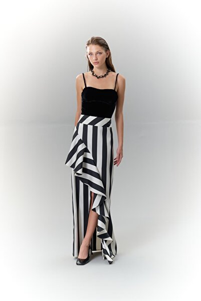 Roman Çizgili Asimetrik Maksi Boy Tafta Etek Siyah-Ekru K2515004_118