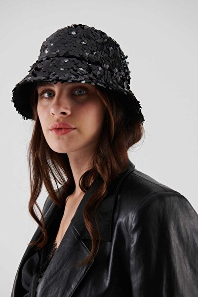 Roman Pullu Parlak Şapka Siyah K2385305_001