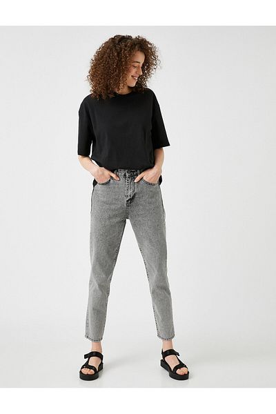 Koton Slim Fit Jeans mit Röhrenjeans im Regular Waist-Stil – Mom-Jeans