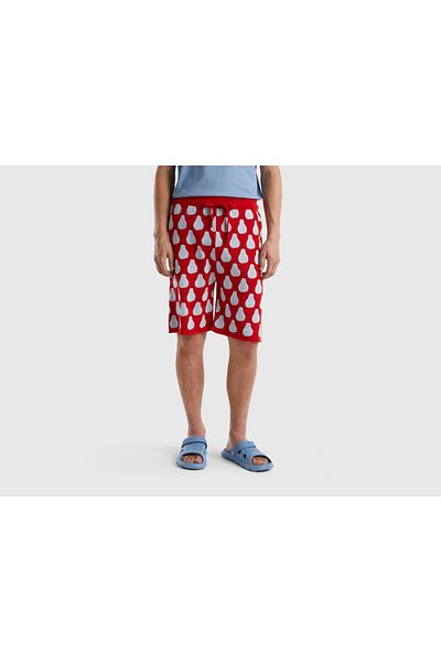 United Colors of Benetton Herren-Shorts aus Baumwollstrick mit rotem Fruchtmuster