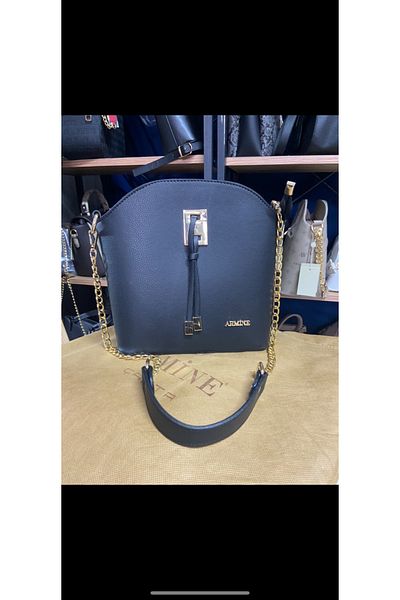 Armine Hand Canvas with Chain