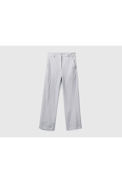 United Colors of Benetton Schwarze Damenhose aus Seersuckerstoff mit normaler Passform