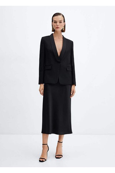 MANGO Woman Blazerjacke aus Wolle mit Satinkragen