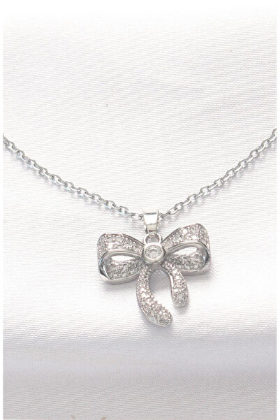 Butik قلادة على شكل فيونكة أنيقة مع حجر فضي اللون