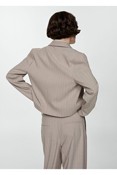 MANGO Woman İnce çizgili kısa blazer ceket