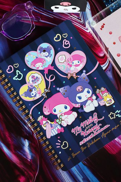 Victoria's Journals Спирален дневник Kuromi & My Melody 14x20 см - Можете ли да ми дадете 1 минута?