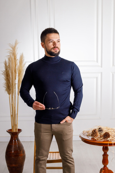 Sarar Інтерв'ю Сарар Напіврибальський комір Екстрафінна вовна Синій трикотажний светр