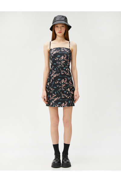 Koton Satinkleid Mini dünne Träger Blumenschlitz