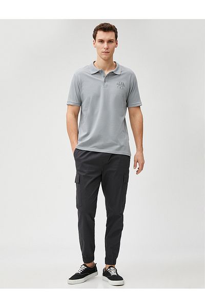 Koton Vyšívané tričko s krátkým rukávem Polo Neck Slim Fit na šířku