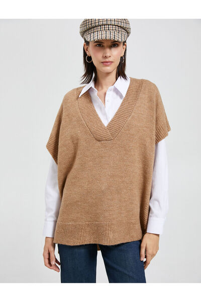 Koton Pullover mit V-Ausschnitt in Übergröße