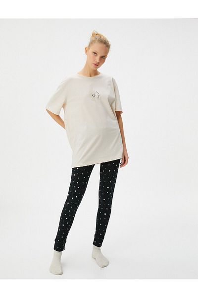 Koton Pyjama-Set mit kurzen Ärmeln und Rundhalsausschnitt, bestickt