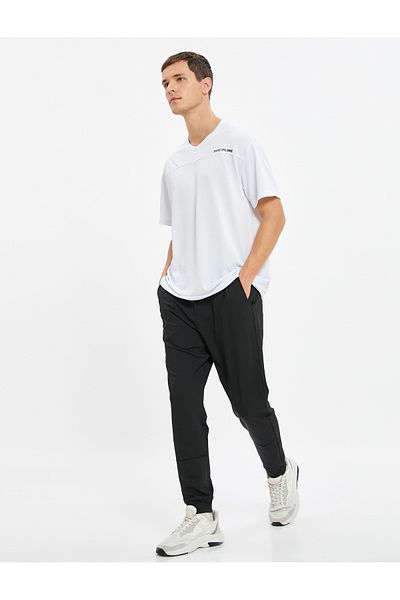 Koton Tricou sport cu mânecă scurtă, cu decolteu în V, imprimeu detaliat