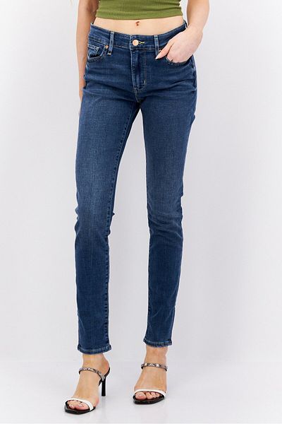 Levi's بنطلون جينز نسائي ضيق ومغسول ومتمدد باللون الأزرق الداكن