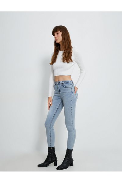 Koton Jeans mit hoher Taille, schmalem Bein und schmalem Schnitt – Carmen Jean