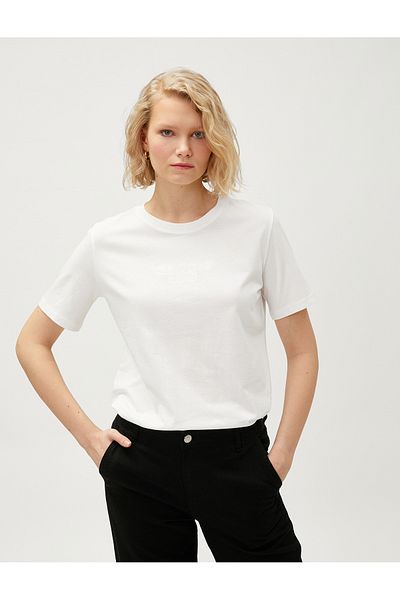 Koton Mit Text besticktes T-Shirt mit Rundhalsausschnitt