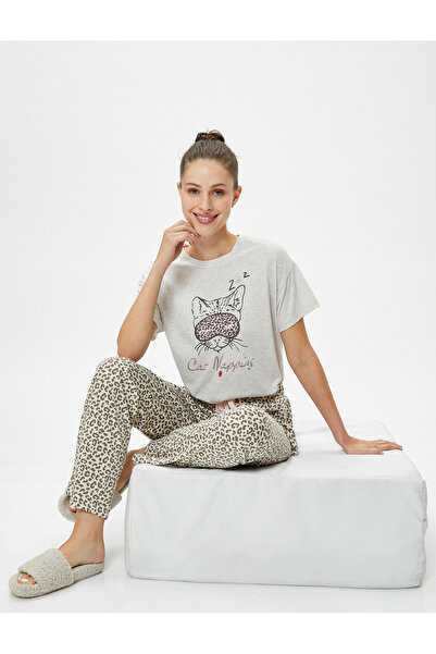 Koton Kurzarm-Pyjama-Set mit Leopardenmuster und Rundhalsausschnitt