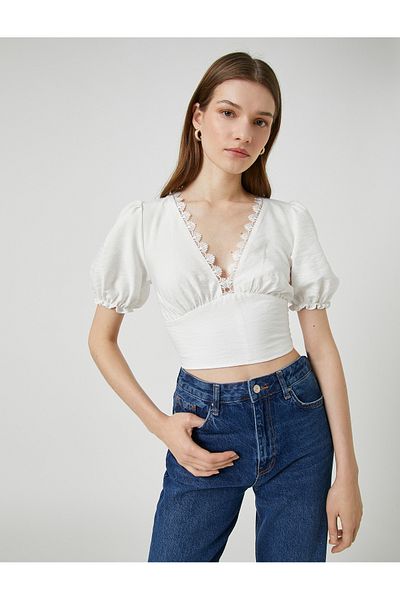 Koton Crop halenka s krajkovým výstřihem do V